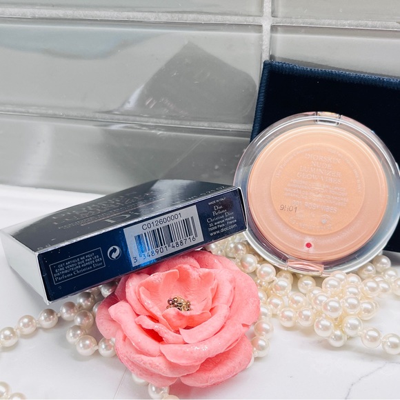 Dior Diorskin Nude Luminizer Glow Vibes - 001 Rosy Vibes - 0.21 oz. - Picture 9 of 9